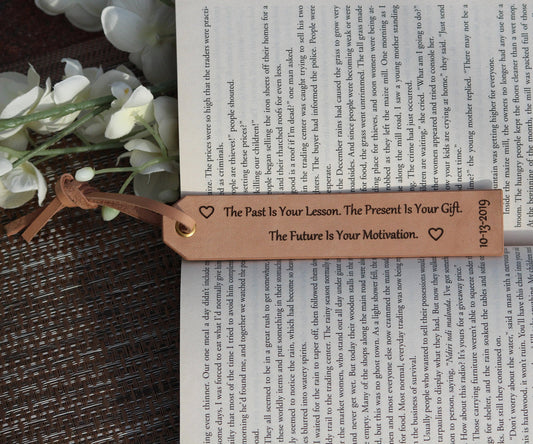 Personalized Bookmark, Customized Gift, Book Lover, Gift for Readers - Birthday - Anniversary - Fathers Day Gift